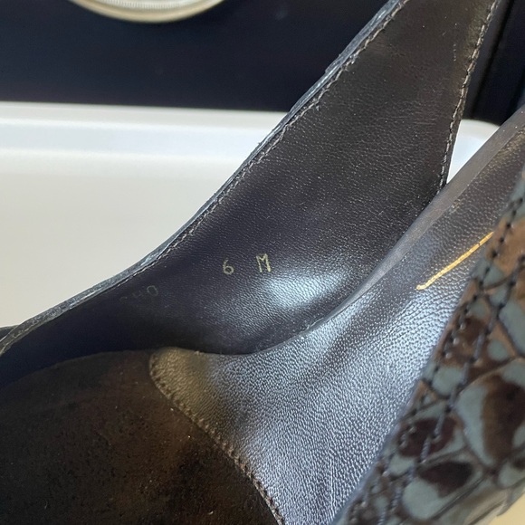 Blue leather heels with buckle on toes - Picture 3 of 4